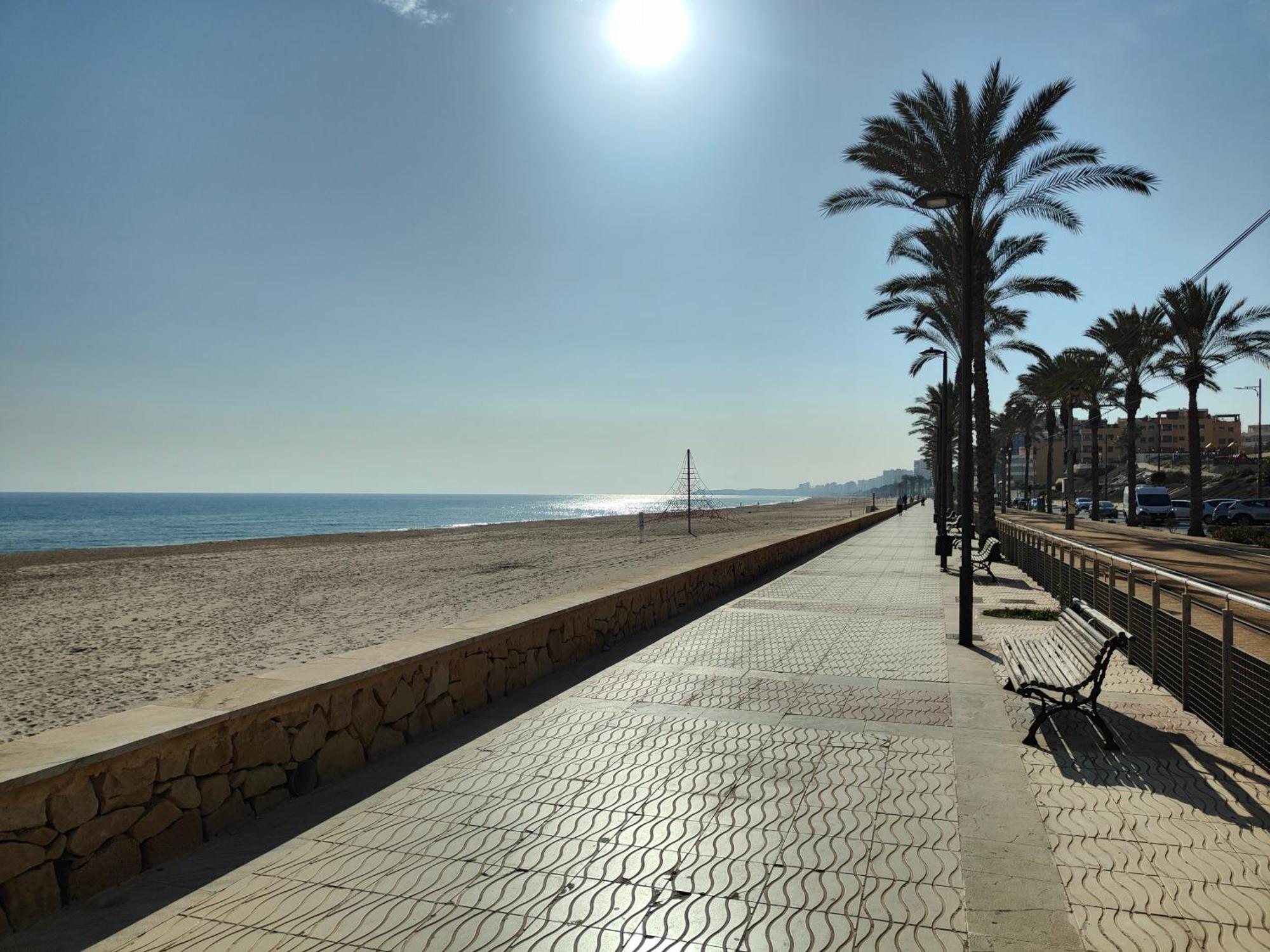 Seaside Beach-Lounge Alicante إل كامبيلو المظهر الخارجي الصورة