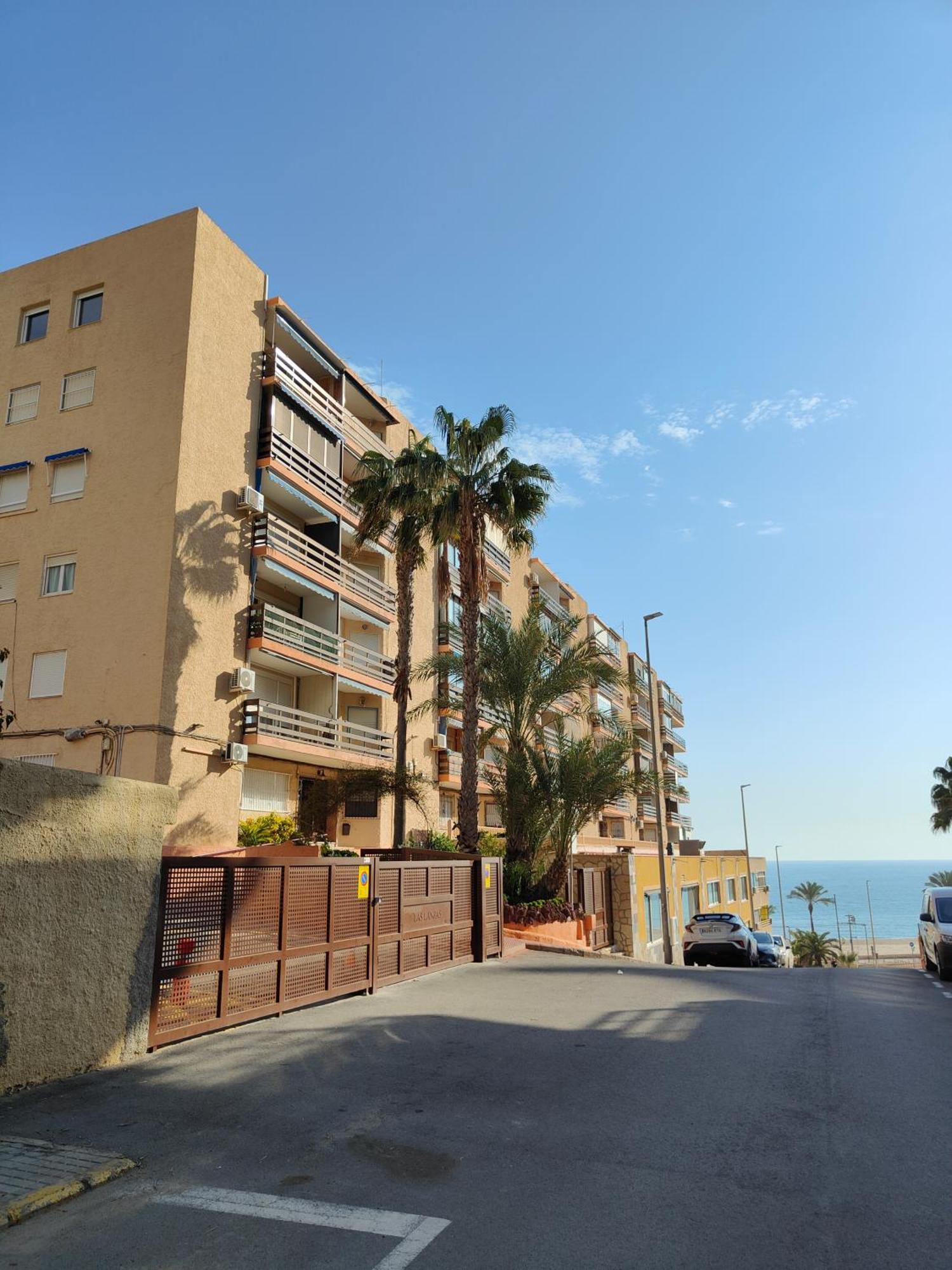 Seaside Beach-Lounge Alicante إل كامبيلو المظهر الخارجي الصورة