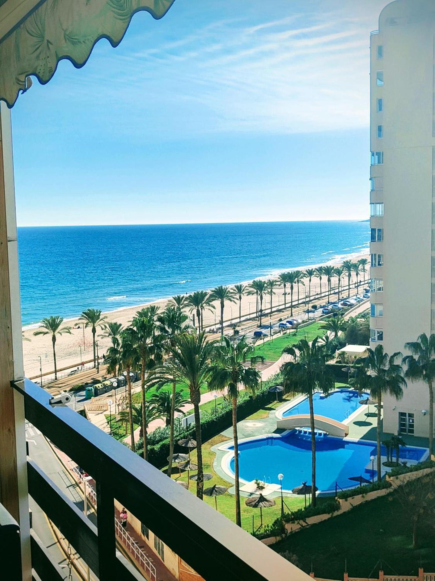 Seaside Beach-Lounge Alicante إل كامبيلو المظهر الخارجي الصورة